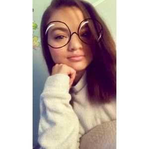 Meet your Posher, Laira